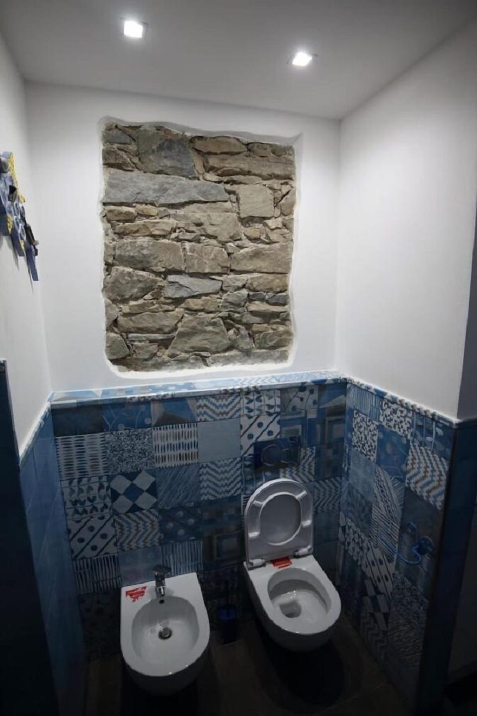 Double Room | Bathroom | Shower, rainfall showerhead, hair dryer, bidet