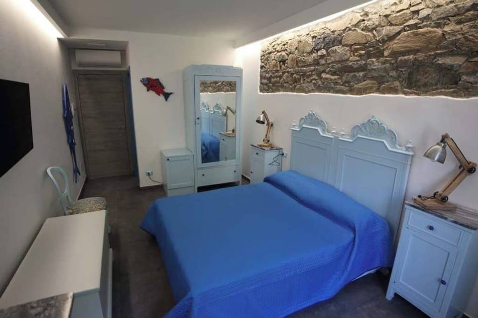 Double Room | In-room safe, soundproofing, free cribs/infant beds, free WiFi