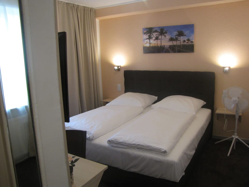 Desk, free cribs/infant beds, free WiFi, bed sheets