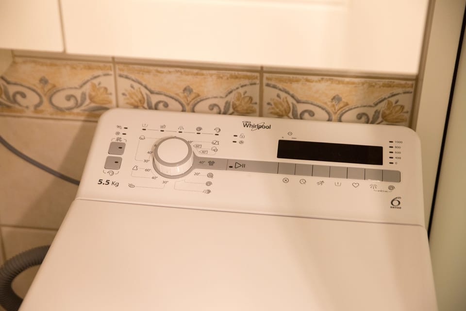 City Apartment, 3 Bedrooms | Bathroom | Shower, hair dryer, bathrobes, slippers