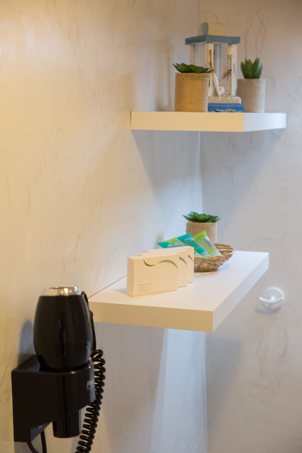 City Apartment, 3 Bedrooms | Bathroom | Shower, hair dryer, bathrobes, slippers