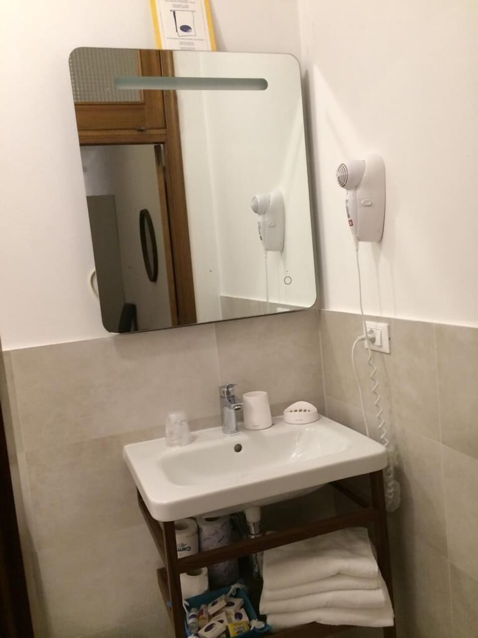 Double Room | Bathroom | Shower, towels