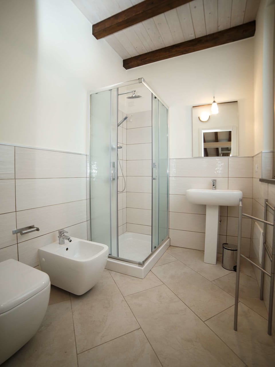 Quadruple Room, Balcony | Bathroom | Shower, hair dryer, bidet, towels