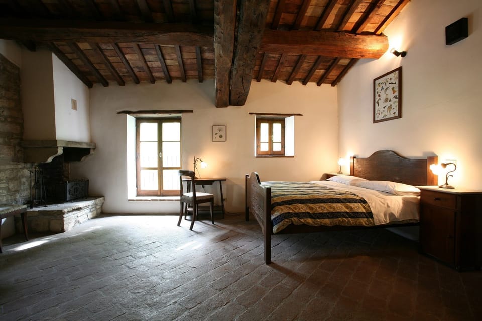 Romantic Double Room | Desk, laptop workspace, individually furnished, bed sheets