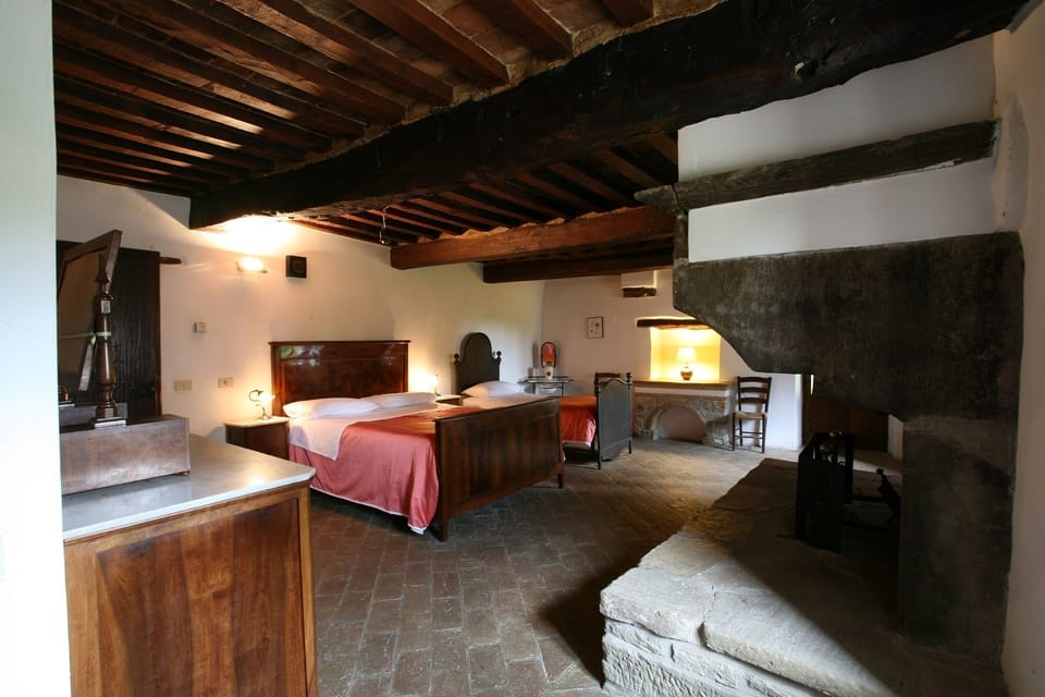 Romantic Double Room | Desk, laptop workspace, individually furnished, bed sheets