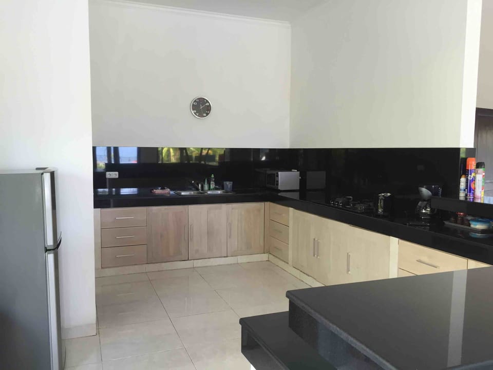 4BR Beachfront Tropical Villa