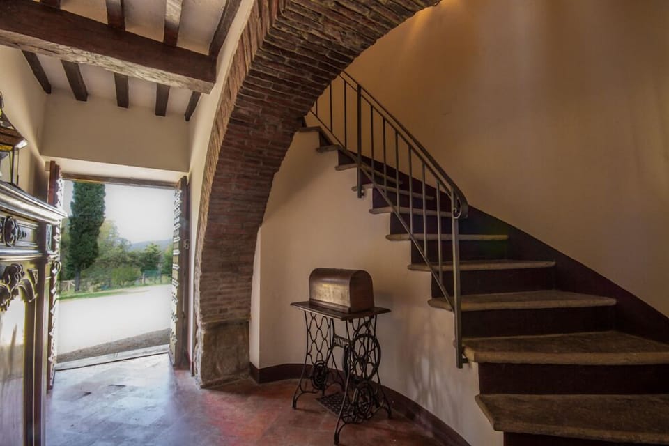 Private entrance and stairs to the Cinghiale apartment