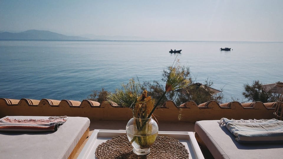 Front-row seat to the sea.
