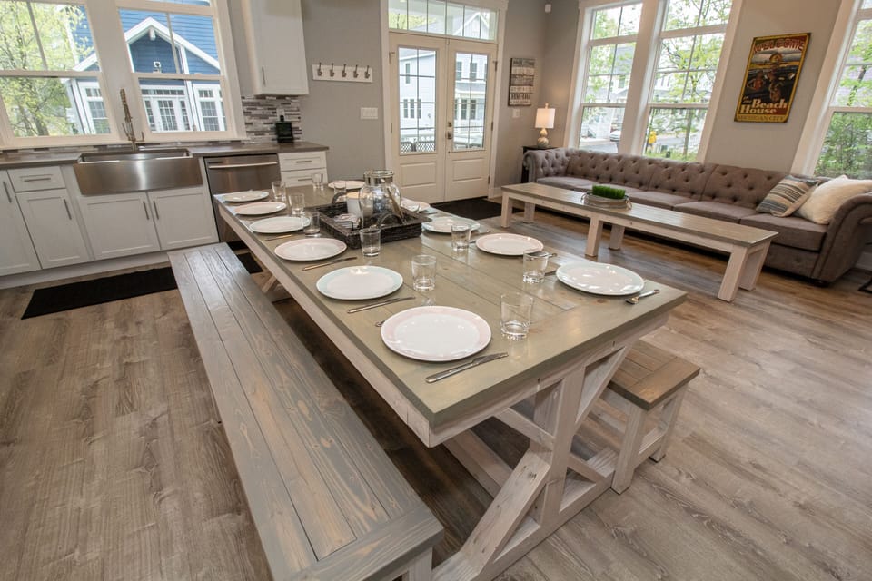 Main Level | Dining