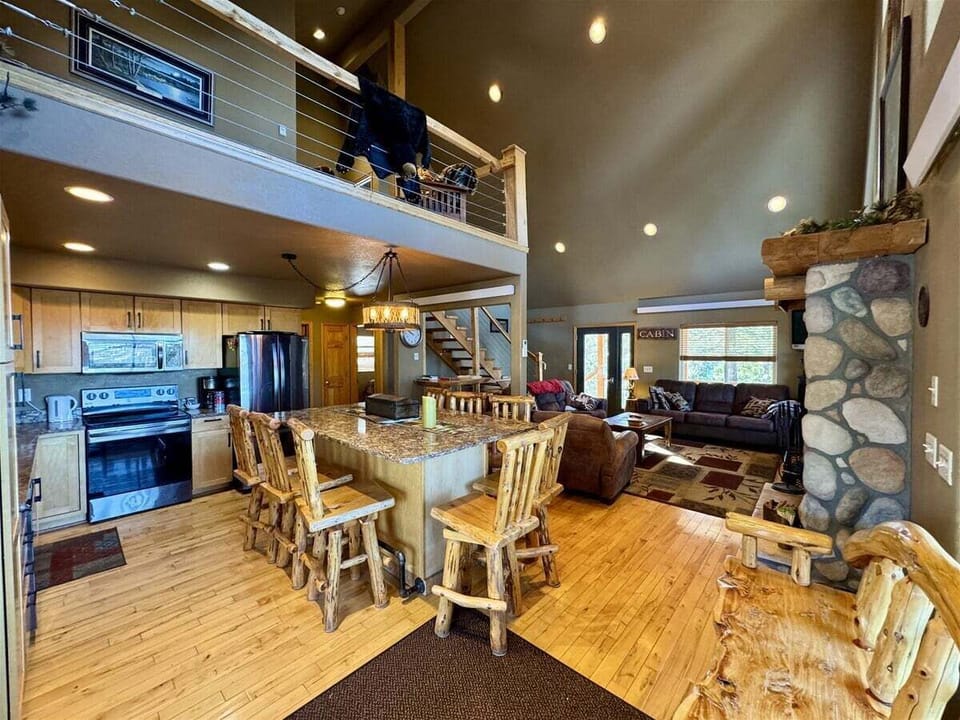 Kitchen/Dining