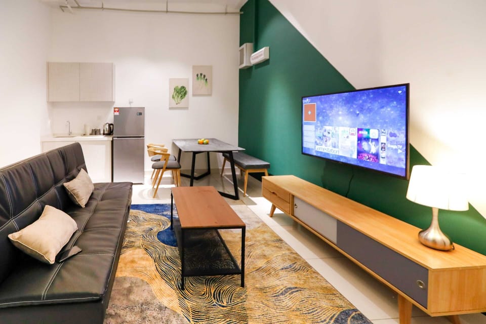 Studio (1) | Living room | Flat-screen TV, Netflix