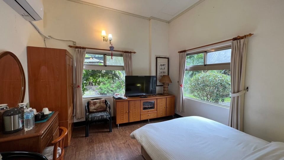Double Room | Individually decorated, desk, laptop workspace, free WiFi