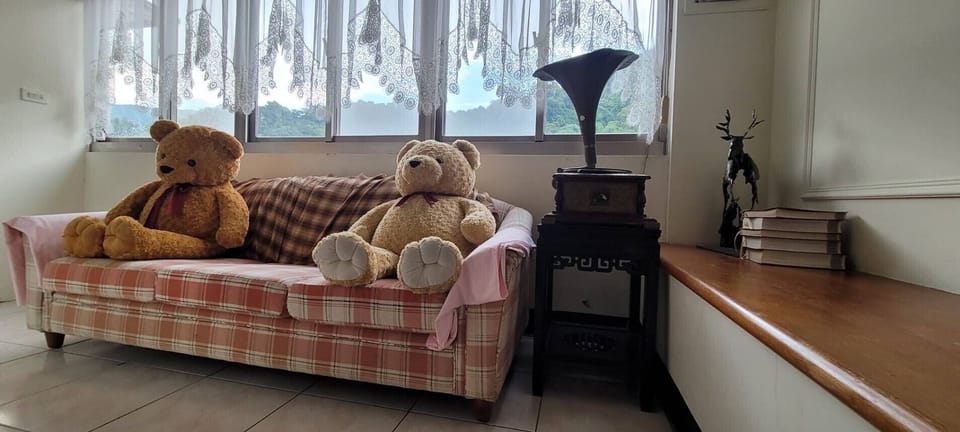 Quadruple Room | Bathroom | Combined shower/tub, free toiletries, hair dryer, slippers