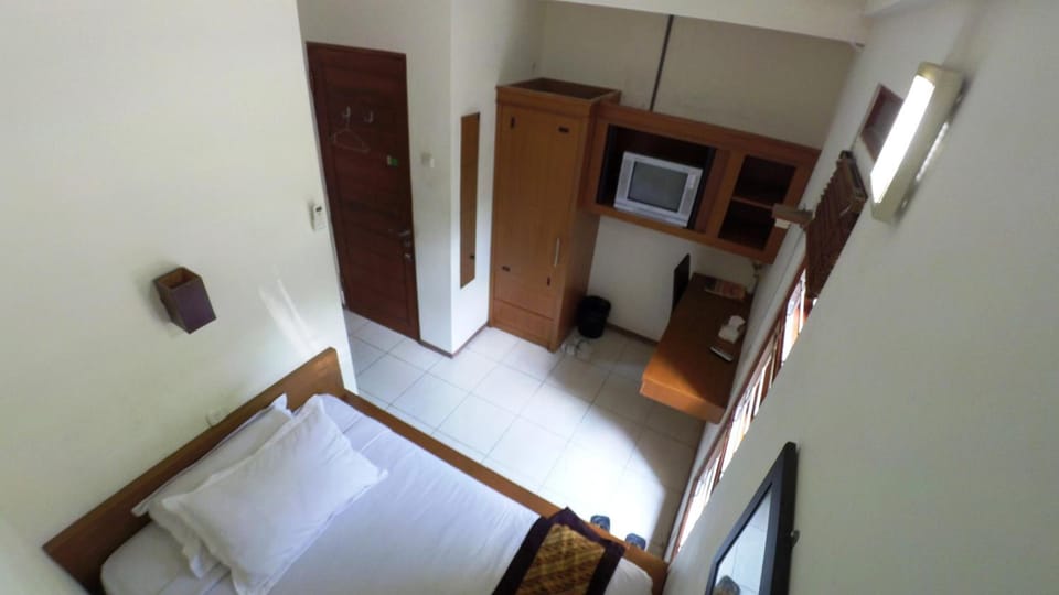 In-room safe, desk, free WiFi, bed sheets