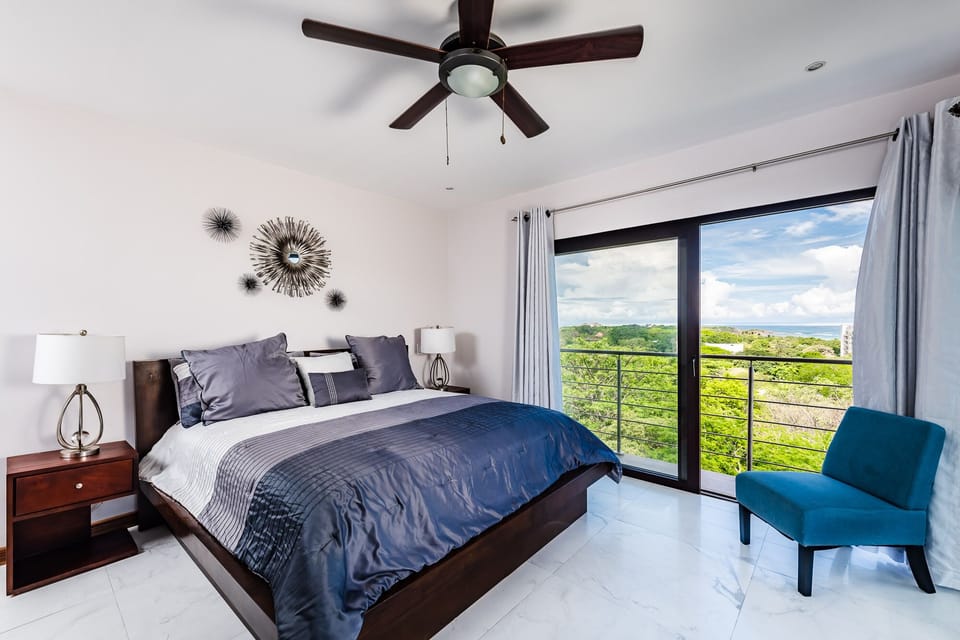 Master (room 1) bedroom with ensuite bathroom