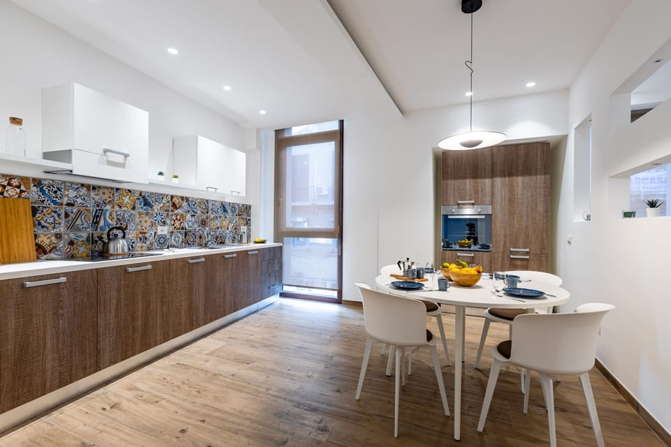 Standard Suite | Private kitchen | Full-size fridge, microwave, oven, stovetop