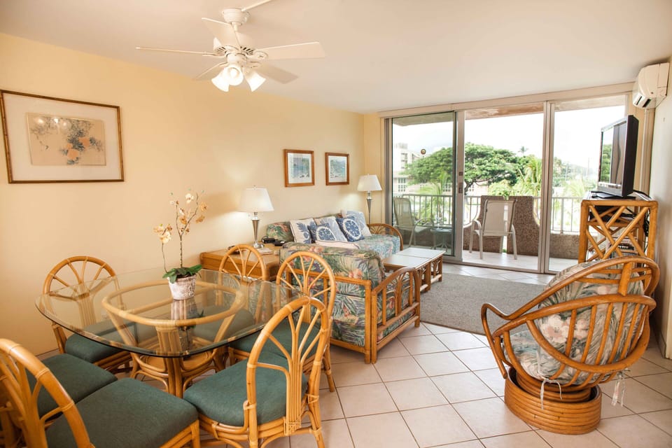 Living Room and Lanai Nani Kai Hale 302