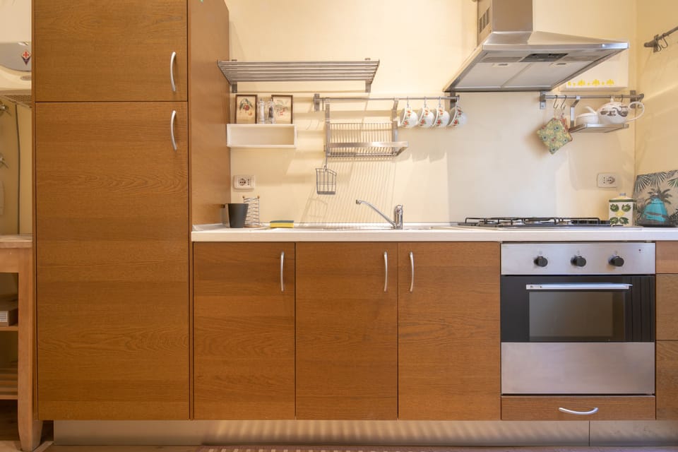 Romantic Apartment, 2 Bedrooms, City View | Private kitchen | Fridge, oven, stovetop, cookware/dishes/utensils