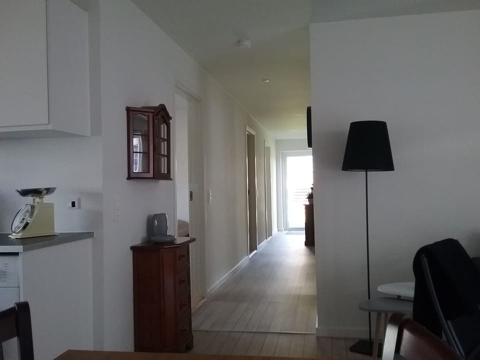Apartment | Living area | Flat-screen TV