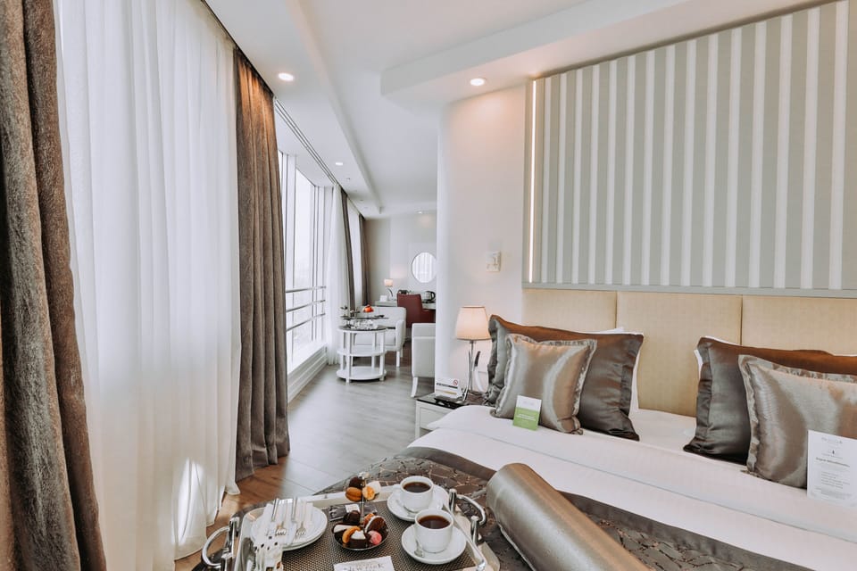 Junior Studio Suite, 1 Bedroom, City View (Park View) | Hypo-allergenic bedding, Select Comfort beds, minibar, in-room safe