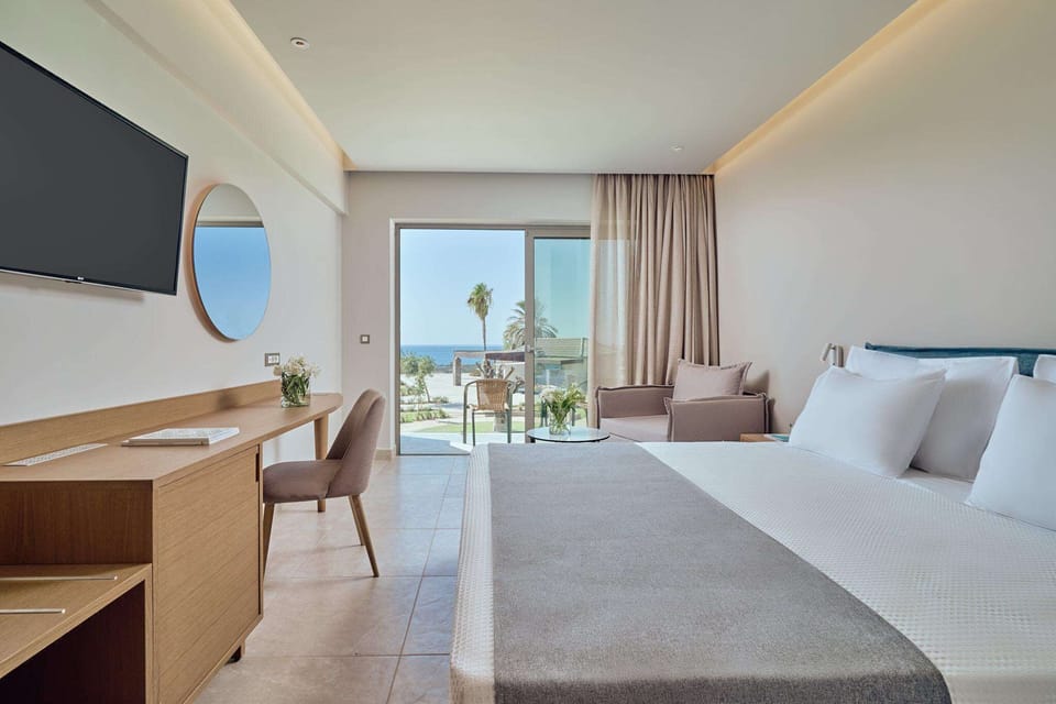 Double or Twin Room, Sea View | In-room safe, desk, laptop workspace, free WiFi