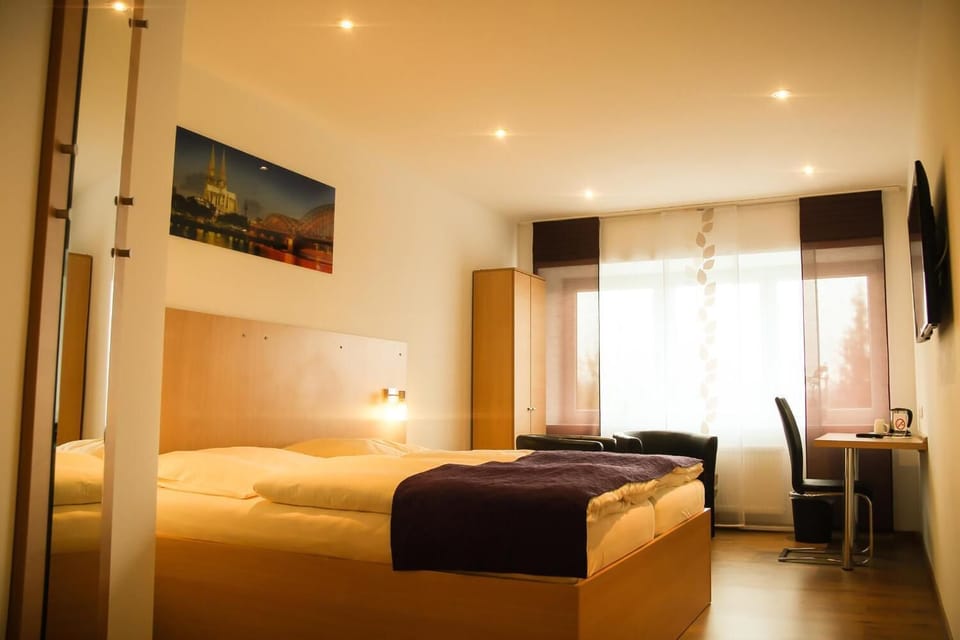 Desk, free WiFi, bed sheets