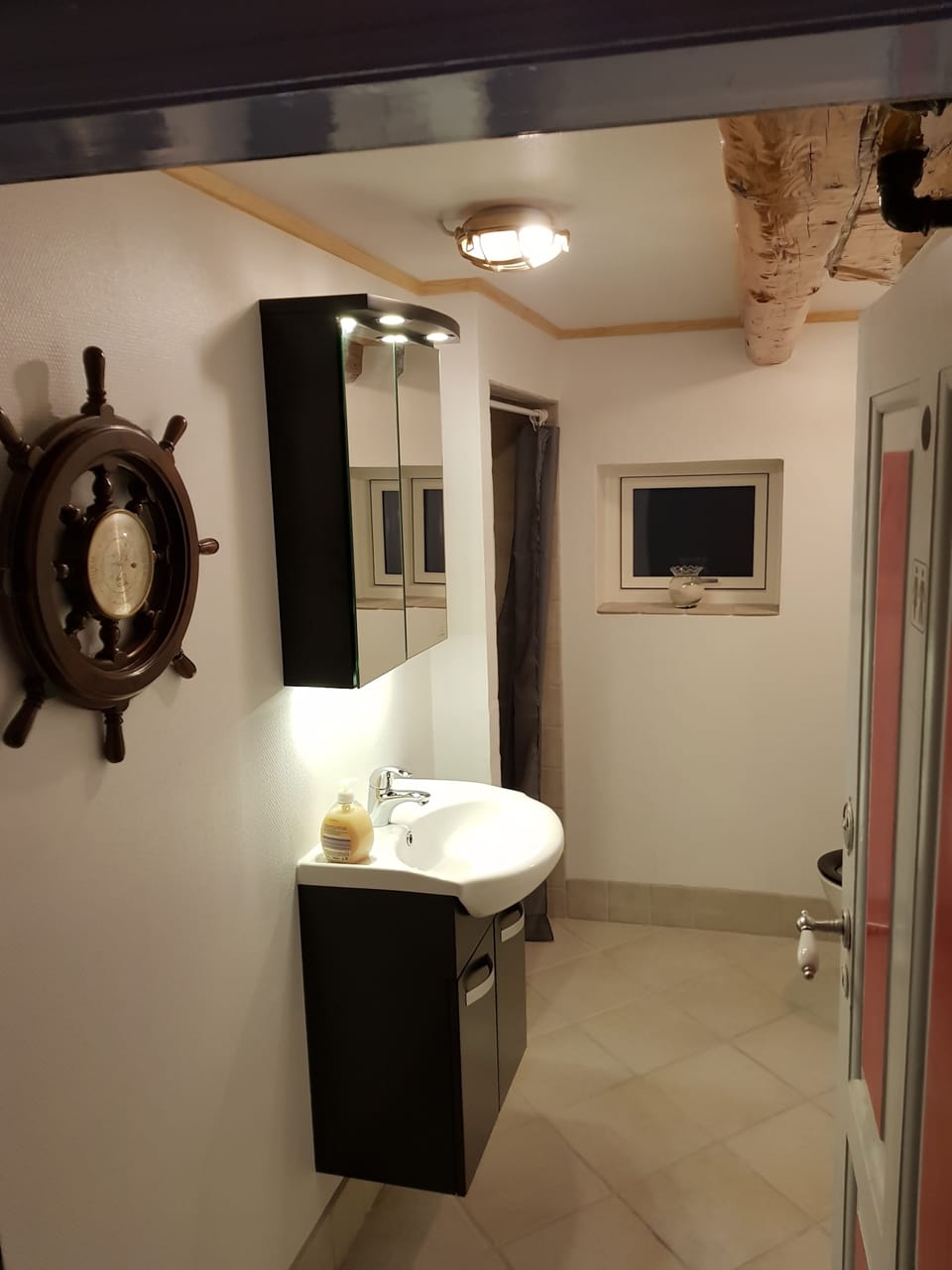 Shower, towels, soap, toilet paper