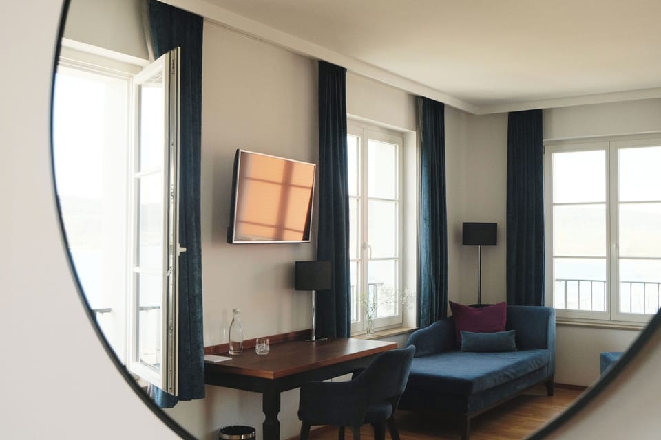 Double Room, Lake View | Hypo-allergenic bedding, in-room safe, desk, blackout drapes
