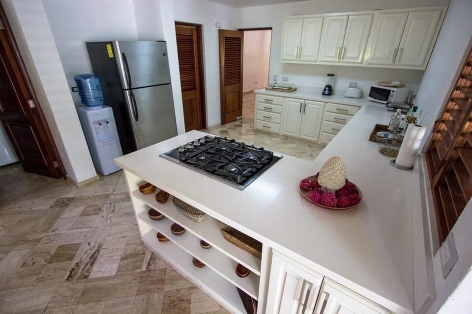 Villa, 5 Bedrooms (4.5 Bathrooms) | Private kitchen | Full-size fridge, microwave, oven, stovetop