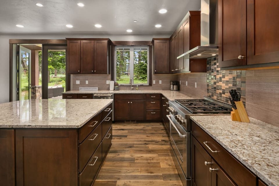 Fairway Lodge - Fully stocked Chef's Kitchen.