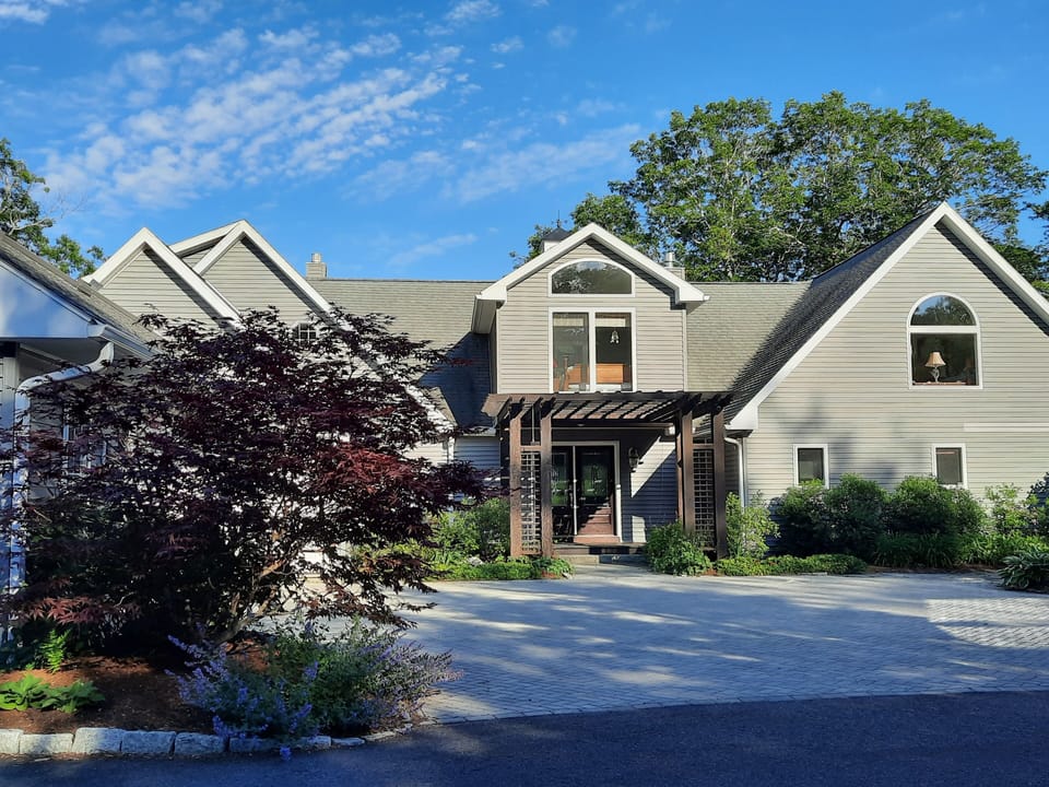 "location was perfect it was seemingly remote but close to everything we needed"