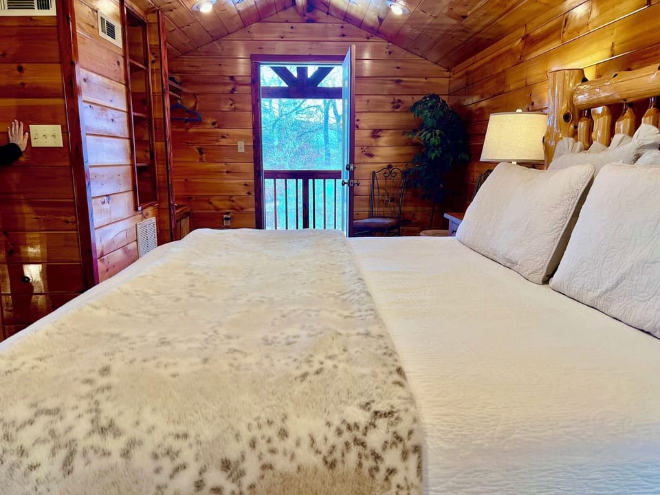 Bedroom/Balcony