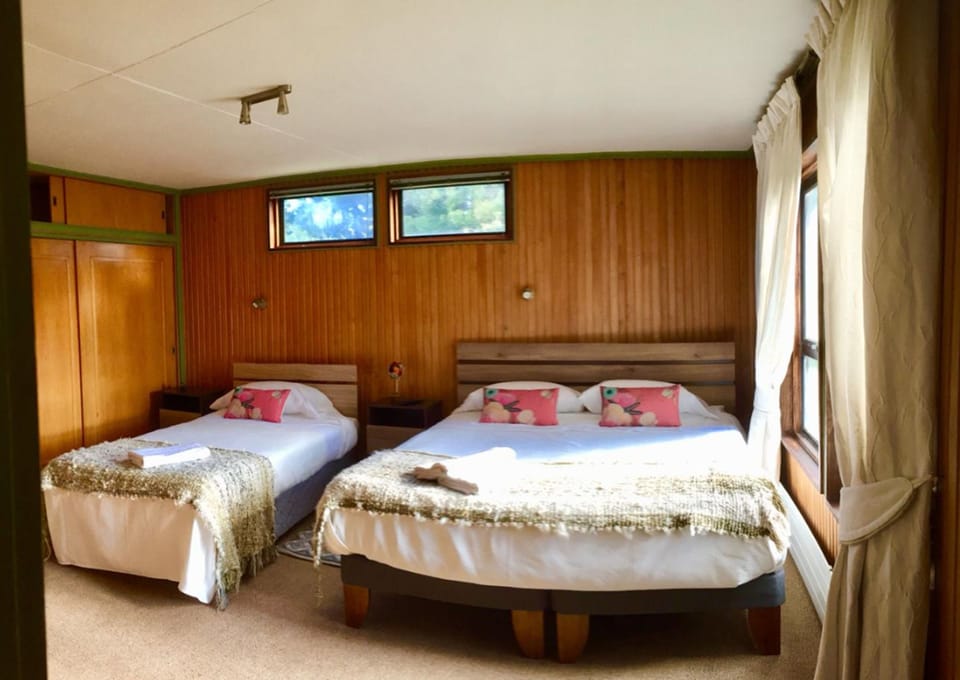 Superior Triple Room, Multiple Beds | Free WiFi, bed sheets