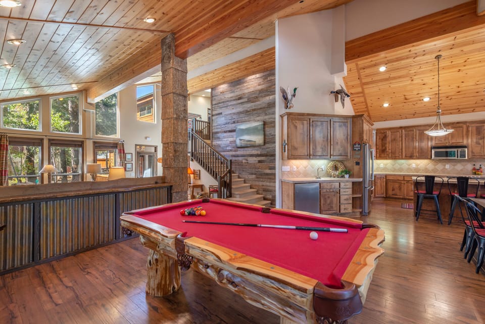 Custom pool table