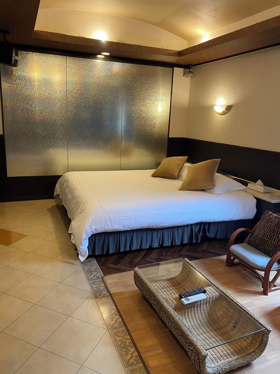luxury Villa (with outdoor hot tub) Non Smoking | Individually decorated, free WiFi, bed sheets