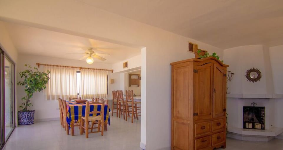 View of the dinning room from the living room