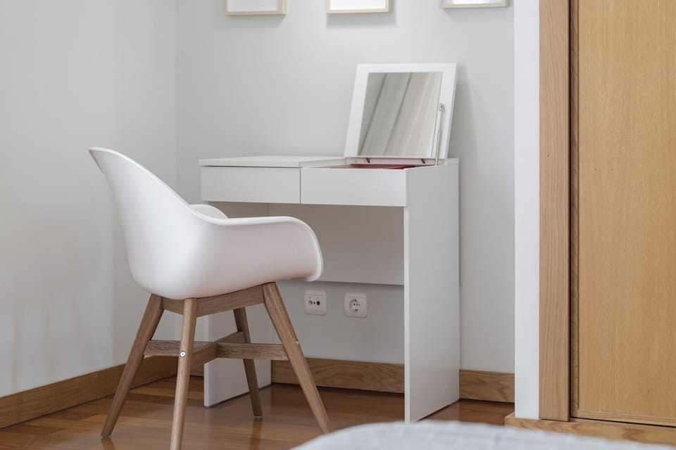 Work desk