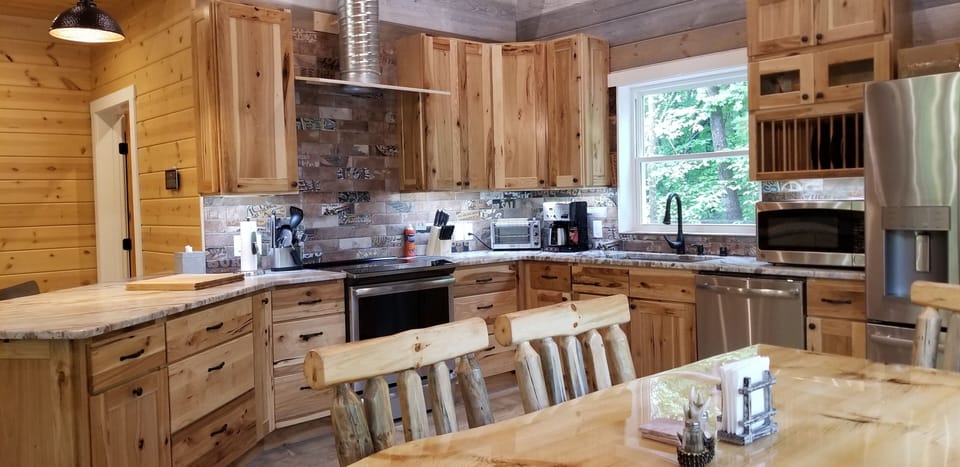 Eat in kitchen, Hickory cabinets granite counters