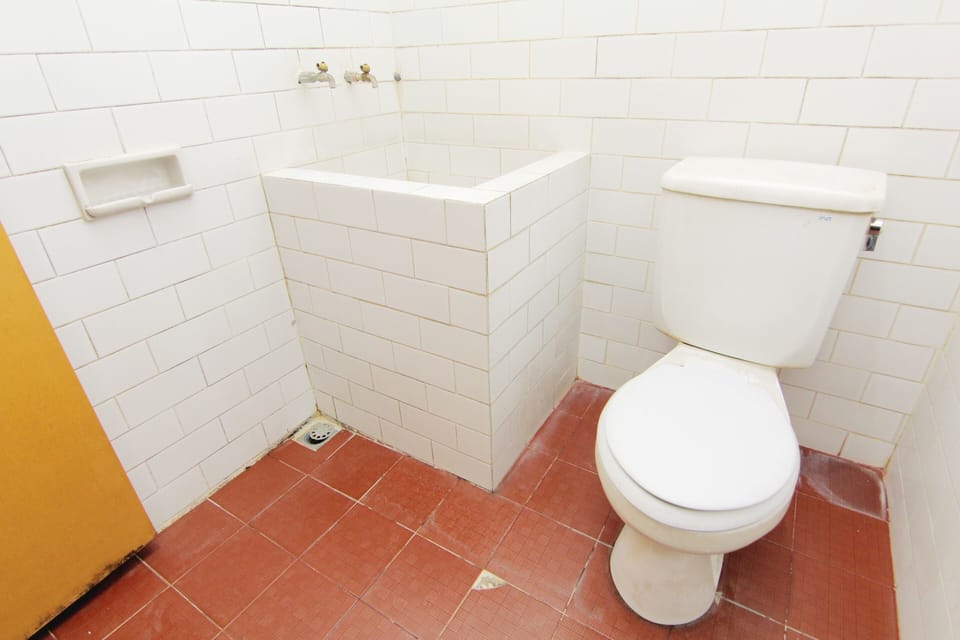 Standard Room | Bathroom | Shower, towels
