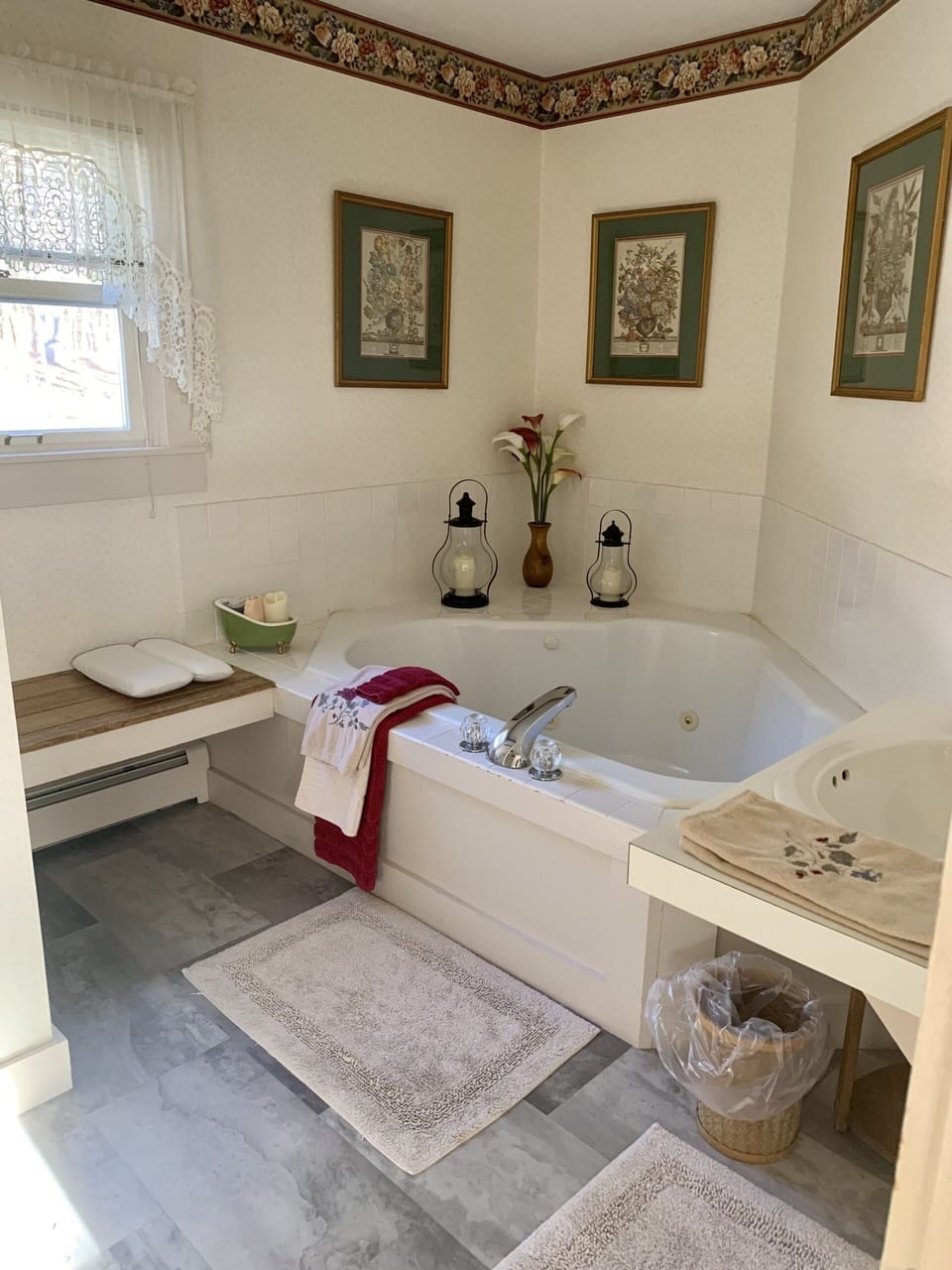 Superior Double Room, Accessible, Ensuite (Room 10) | Bathroom | Hair dryer, towels, soap, shampoo