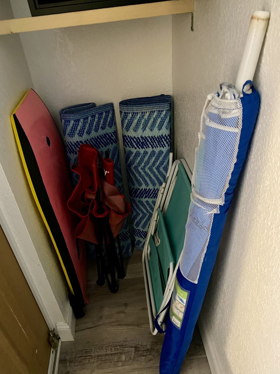 Beach items to enjoy while you have a relaxing stay vacation at the beach
