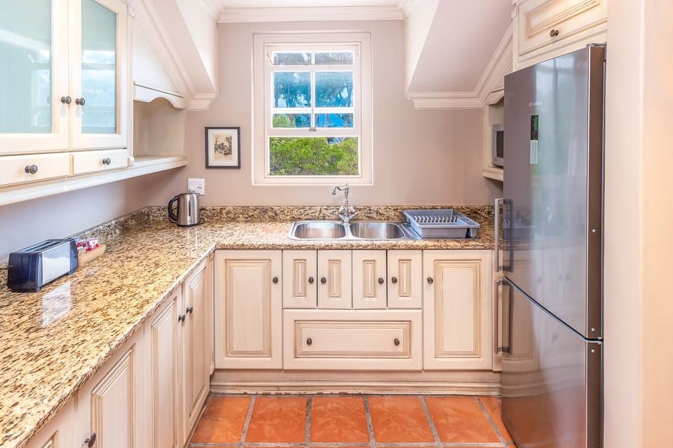 Luxury Villa, 1 Bedroom, Mountain View | Private kitchen | Microwave, coffee/tea maker, electric kettle