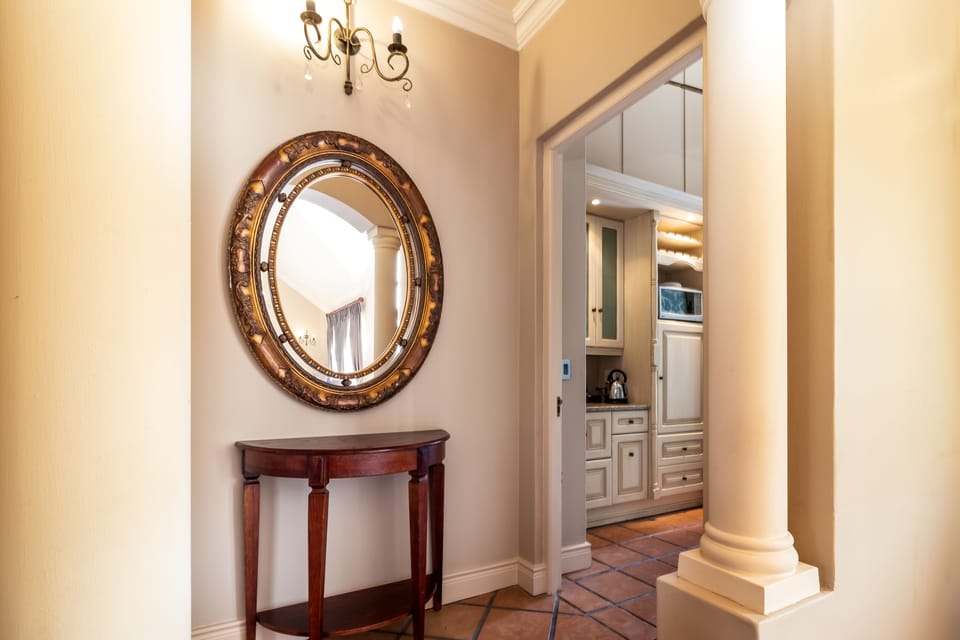 Luxury Suite, Lake View | Interior detail