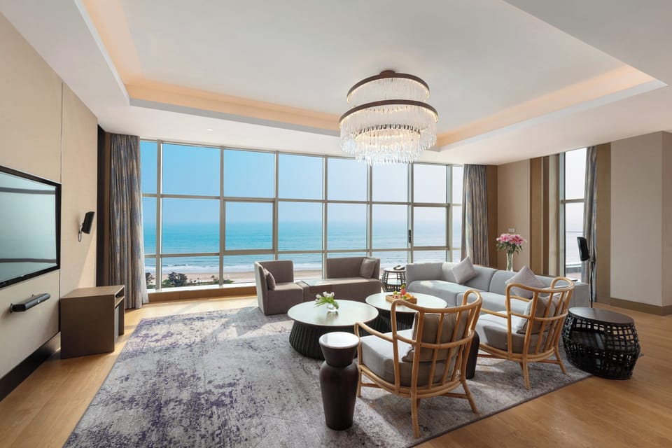 Suite, 2 Bedrooms, Club Lounge Access, Ocean View | In-room safe, desk, laptop workspace, blackout drapes