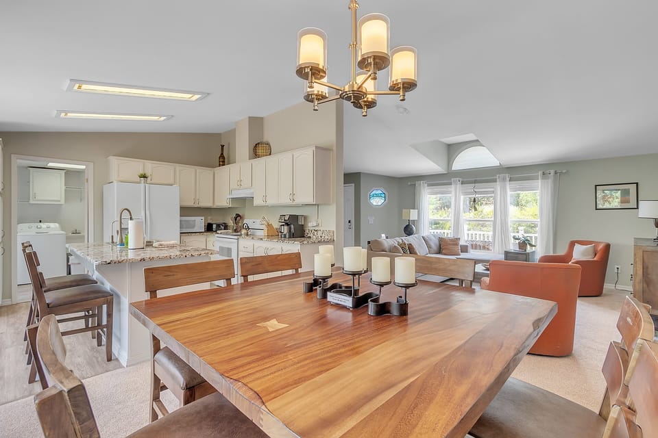 Dining Table with Seating for 6 and Kitchen Bar Seating for 2