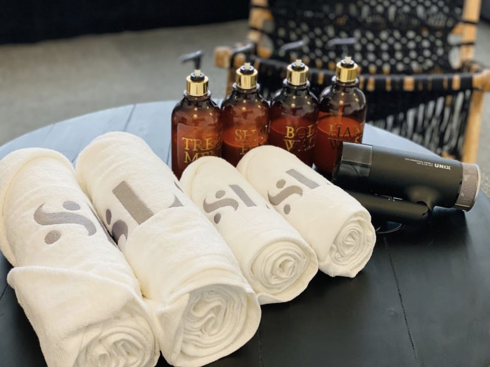 Bathroom amenities