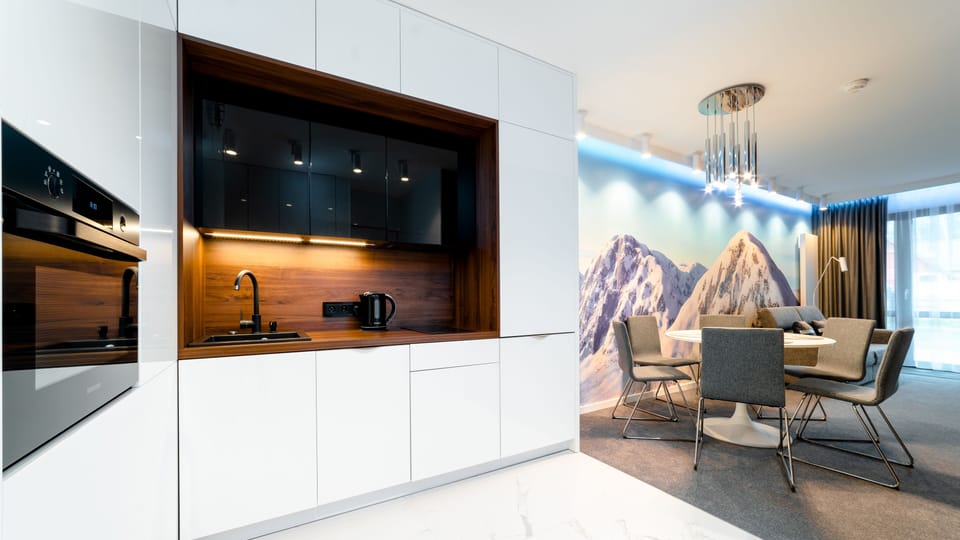 Apartment (4) | Private kitchenette | Fridge, electric kettle, dining tables