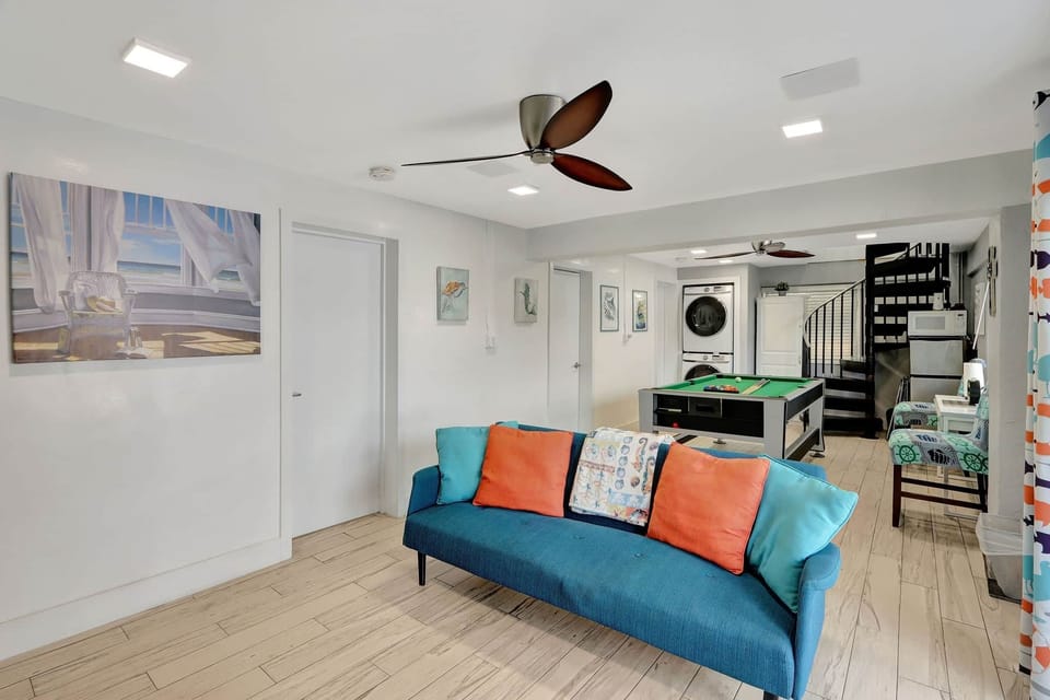 1st Fl sofa sleeper