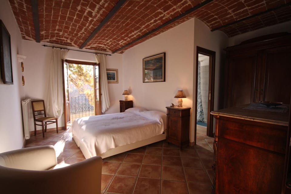Individually furnished, iron/ironing board, free WiFi