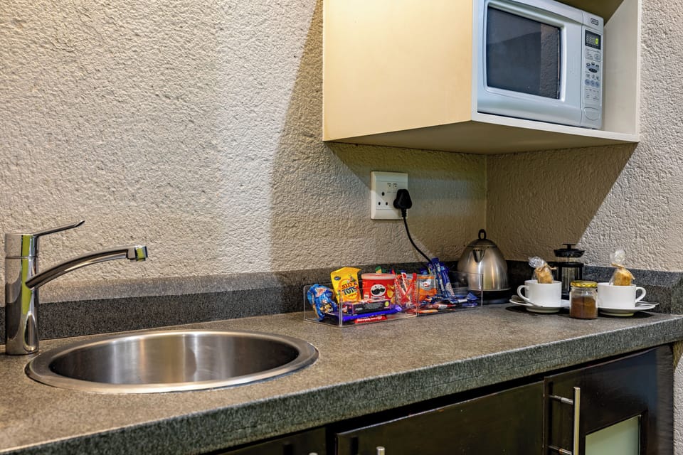 Coffee/tea maker, fridge, microwave, electric kettle